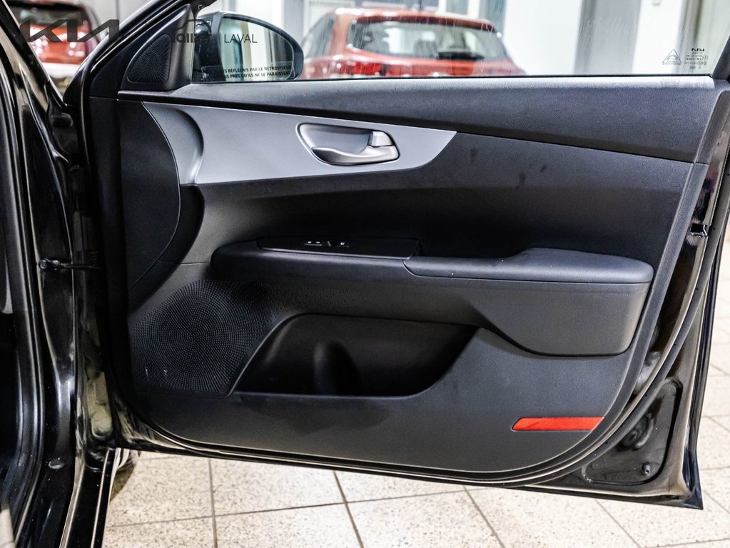 Kia Forte LX 2022 à , Québec - 16 - w1024h768px