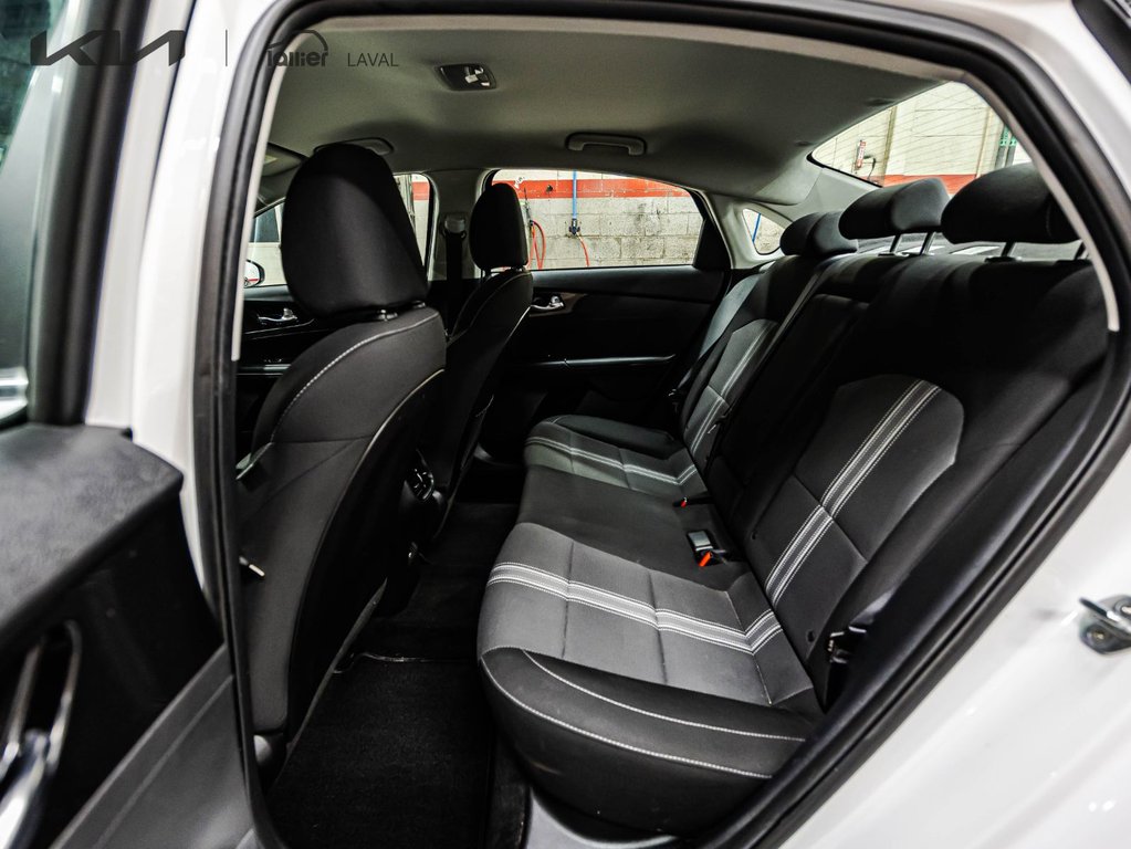 2022 Kia Forte EX in Montréal, Quebec - 15 - w1024h768px