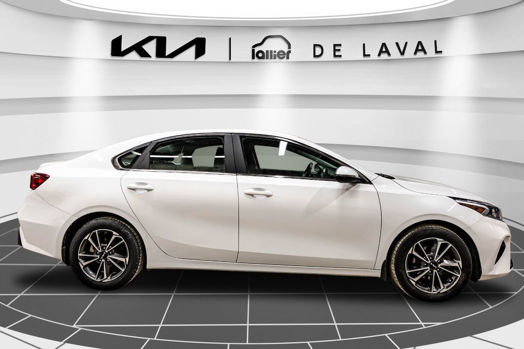 2022 Kia Forte EX in Montréal, Quebec - 10 - w1024h768px