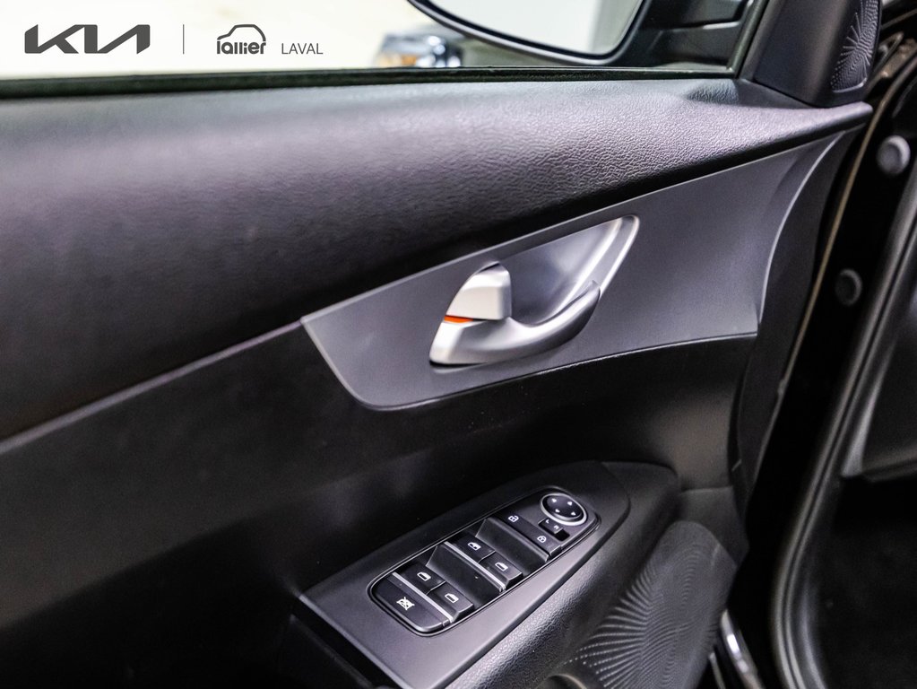 2023 Kia Forte LX in , Quebec - 11 - w1024h768px