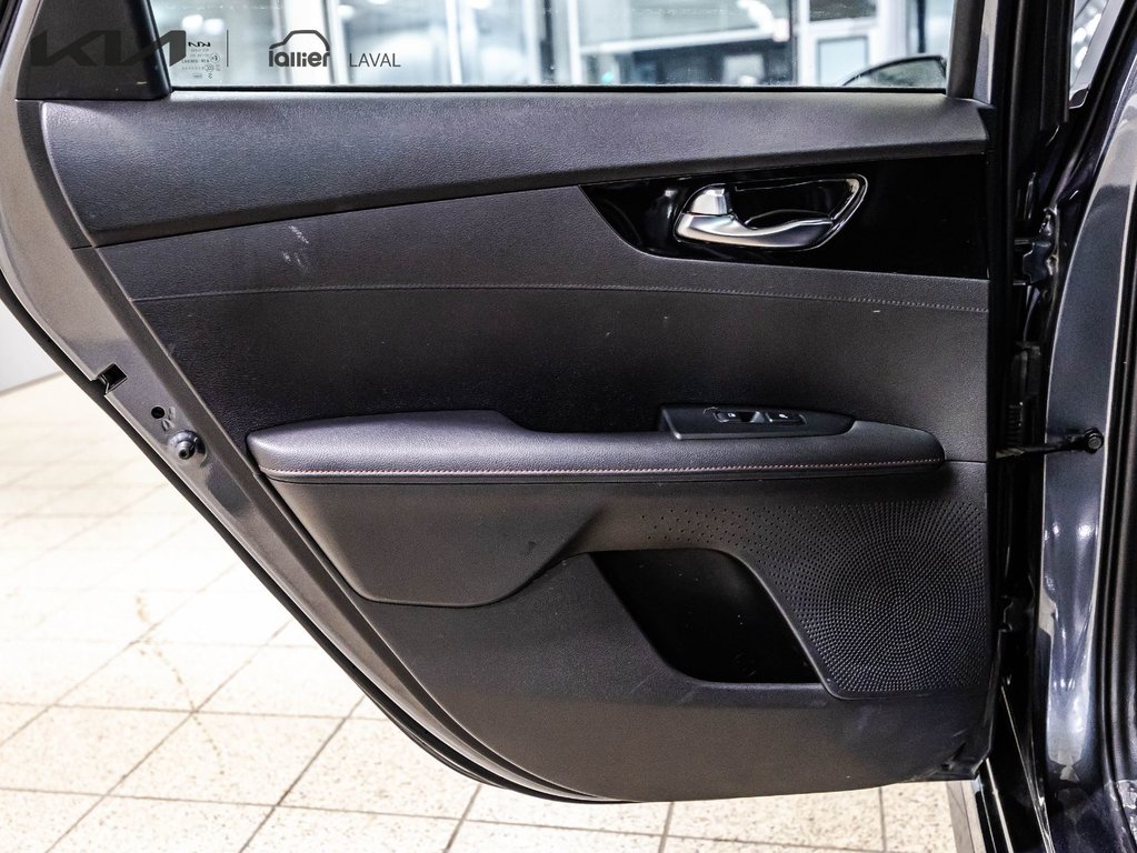 2023 Kia Forte GT Limited in , Quebec - 14 - w1024h768px