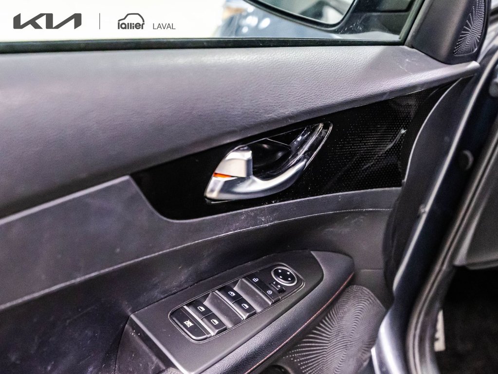 2023 Kia Forte GT Limited in , Quebec - 12 - w1024h768px