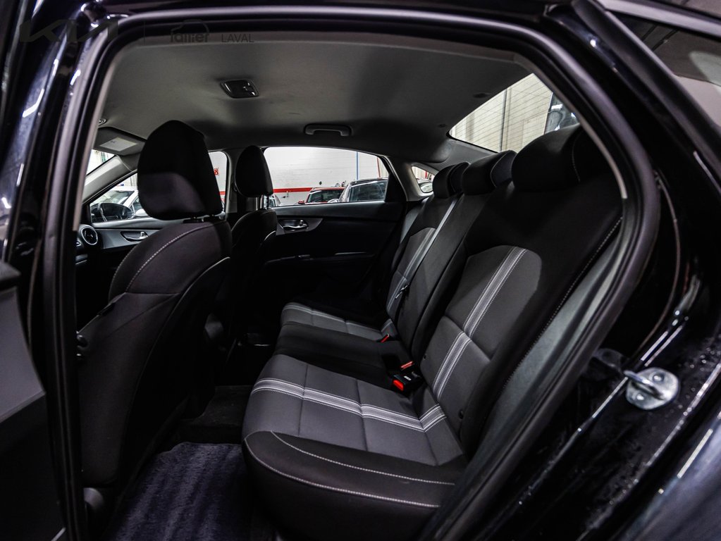 2023 Kia Forte LX in Montréal, Quebec - 15 - w1024h768px