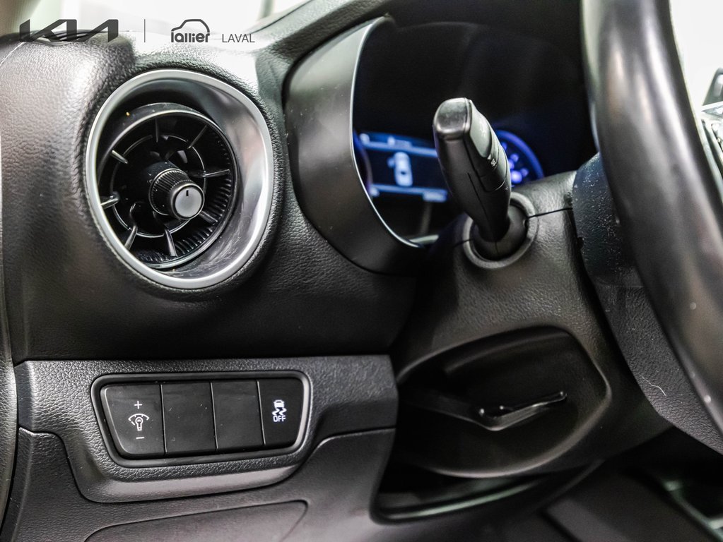 2023 Kia Forte LX in Montréal, Quebec - 22 - w1024h768px