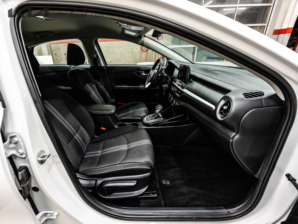 Kia Forte EX 2024 à Montréal, Québec - 17 - w1024h768px