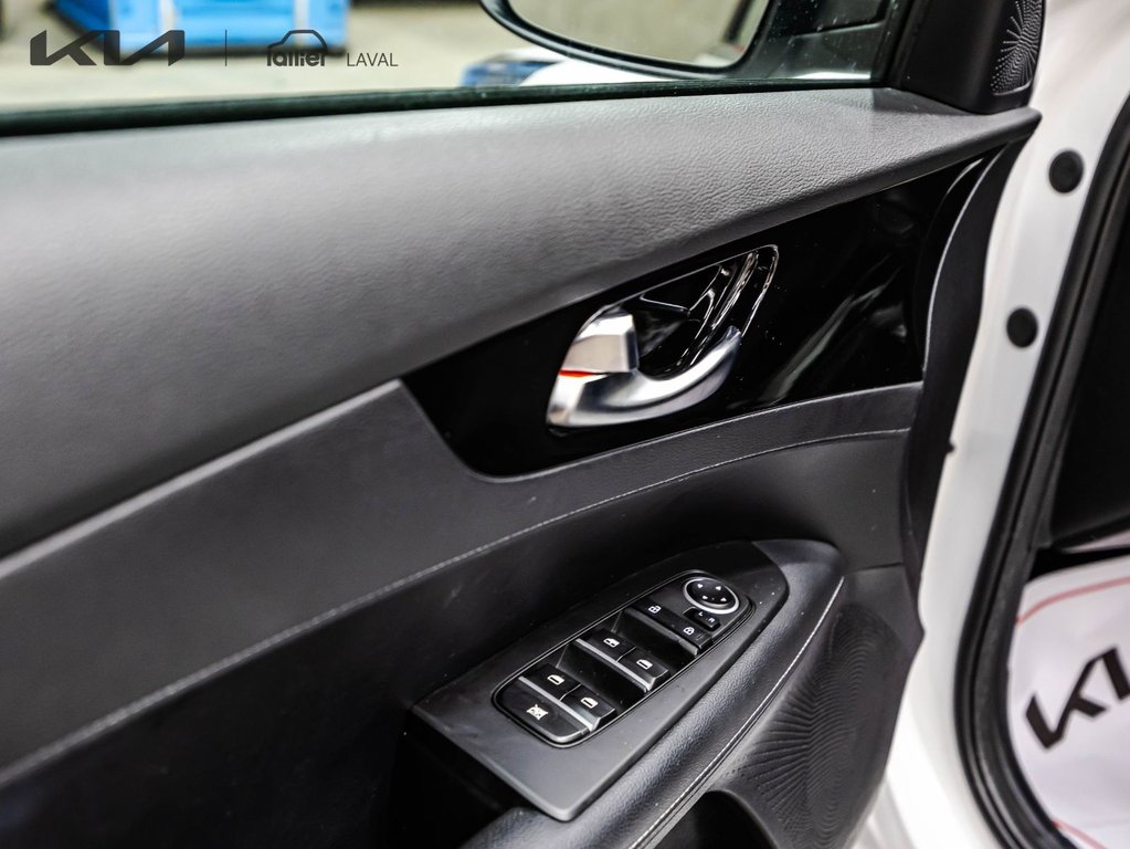 Kia Forte EX 2024 à Montréal, Québec - 11 - w1024h768px