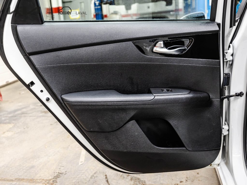 Kia Forte EX 2024 à Montréal, Québec - 12 - w1024h768px