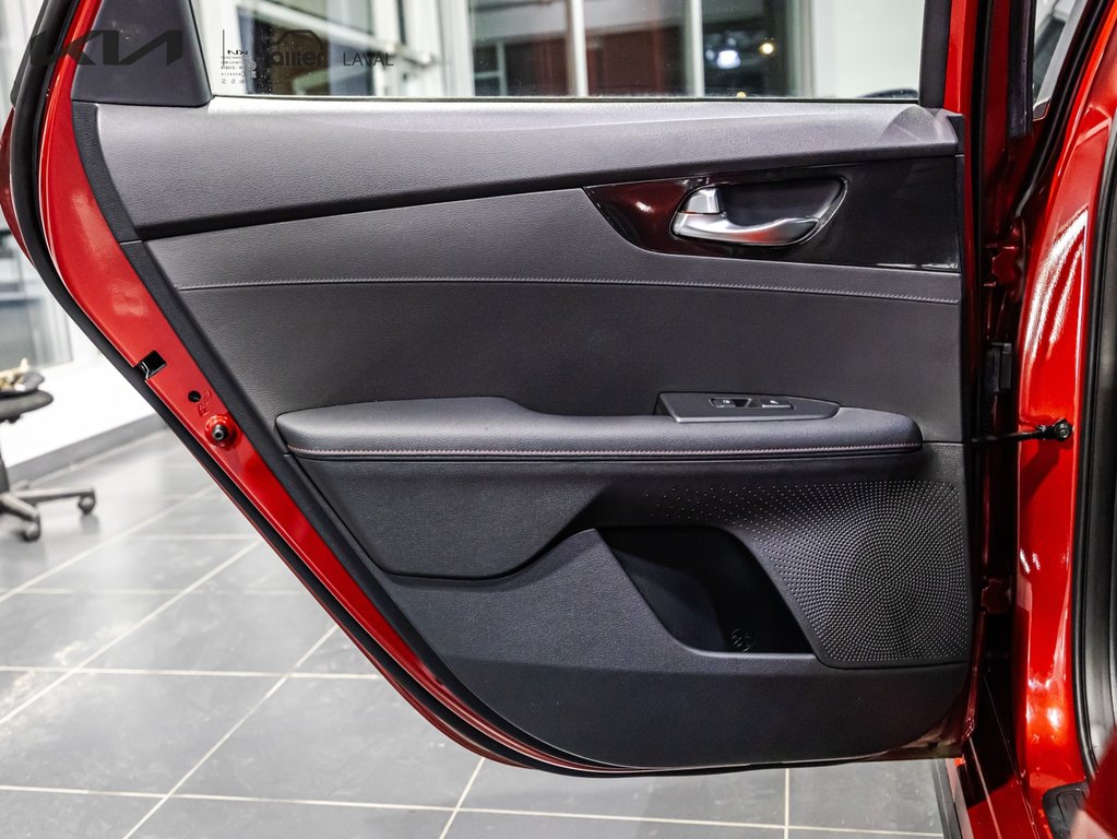Kia Forte5 GT Limited 2023 à , Québec - 17 - w1024h768px