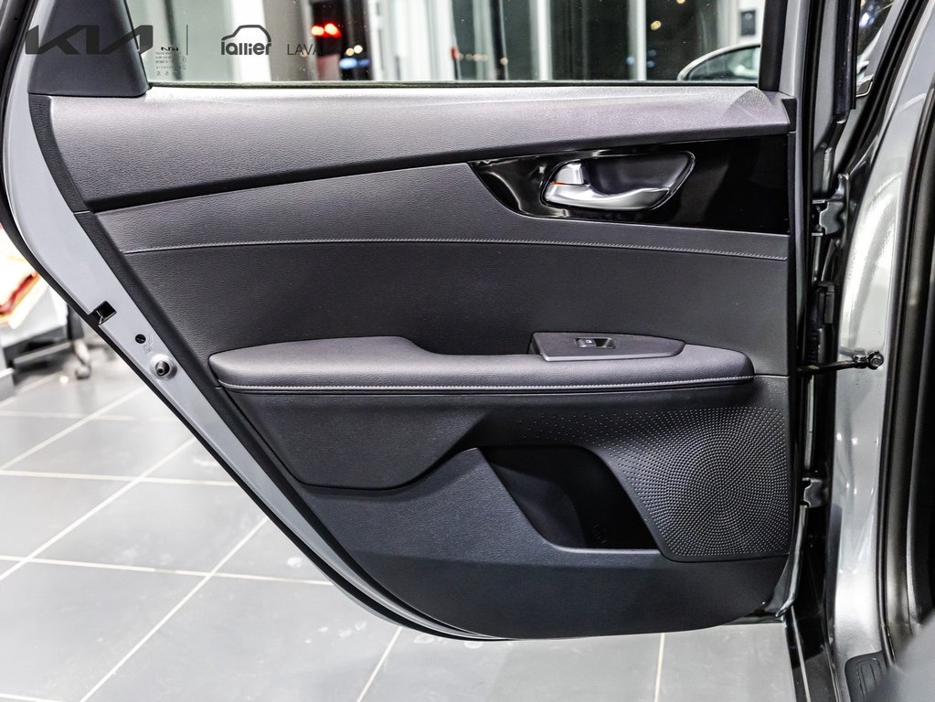 2024 Kia Forte5 EX in , Quebec - 12 - w1024h768px