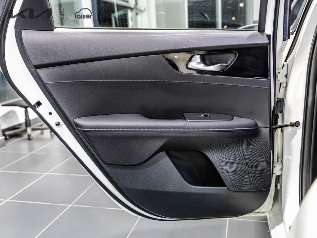 Kia Forte5 EX 2024 à , Québec - 12 - w1024h768px