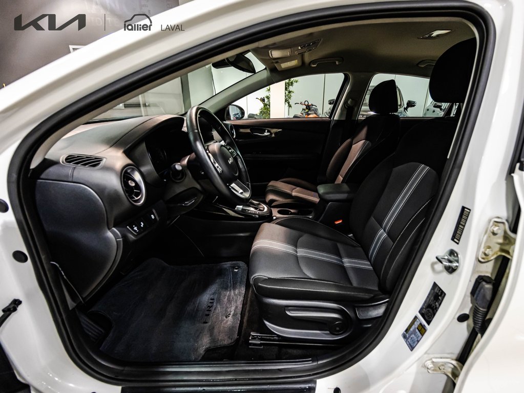 2024 Kia Forte5 EX in Montréal, Quebec - 15 - w1024h768px
