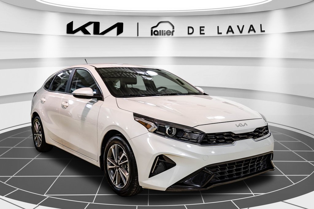 2024 Kia Forte5 EX in Montréal, Quebec - 12 - w1024h768px