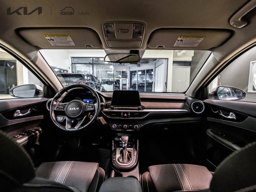 2024 Kia Forte5 EX in Montréal, Quebec - 22 - w1024h768px