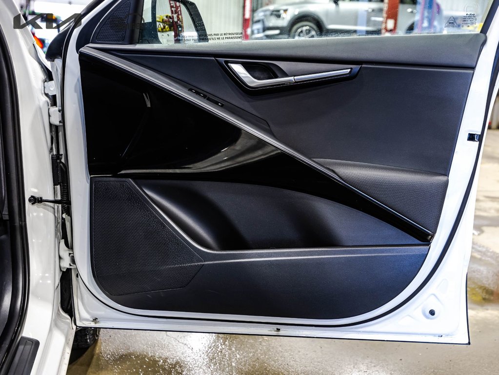 2025 Kia Niro EX in Montréal, Quebec - 16 - w1024h768px