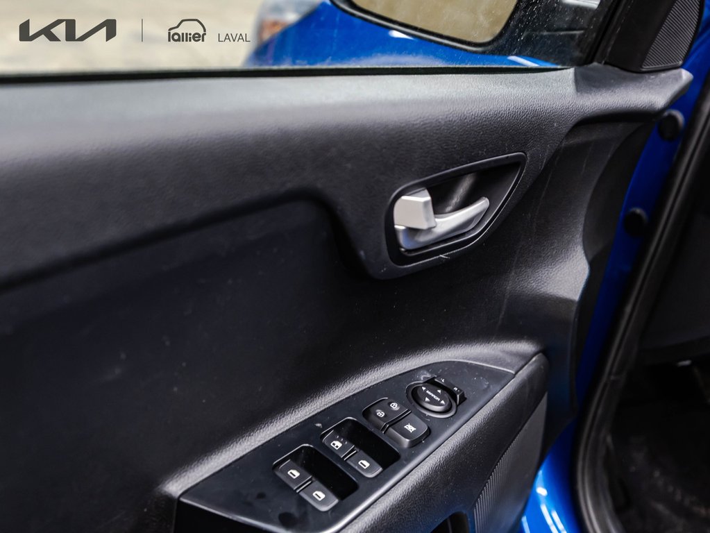 Kia Rio 5-door LX+ 2021 à Montréal, Québec - 11 - w1024h768px