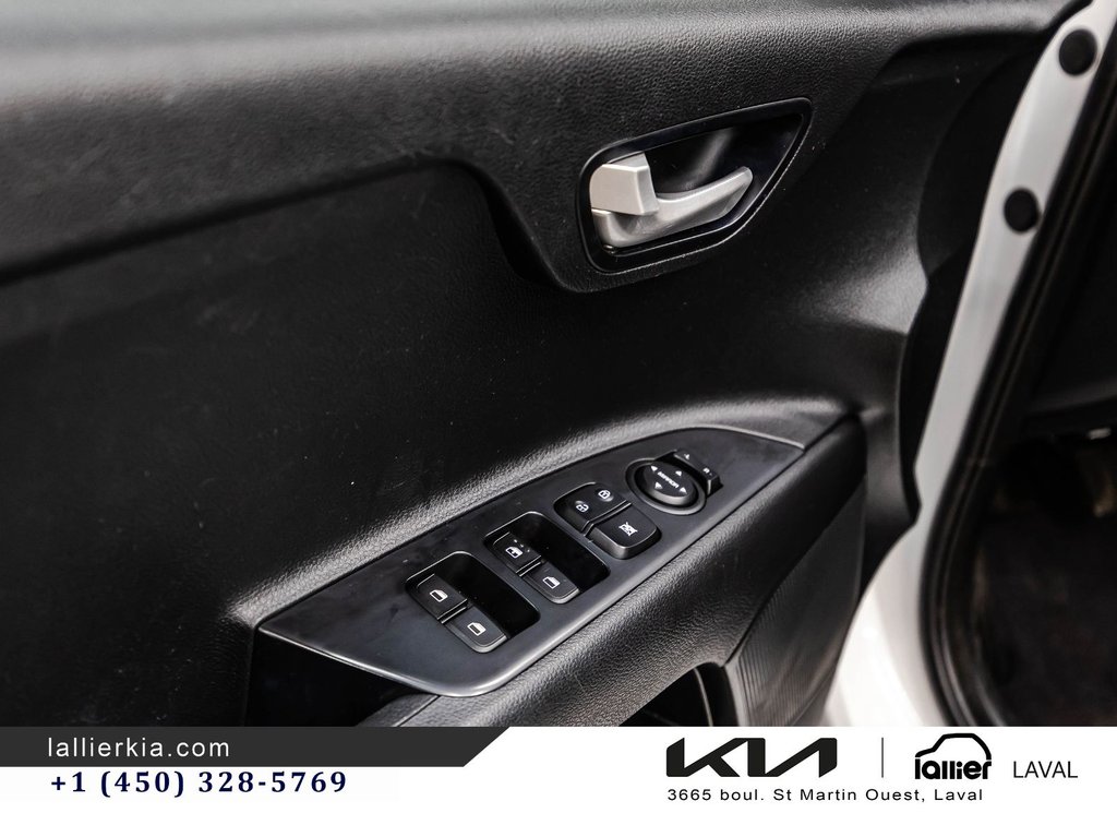 2022 Kia Rio 5-door LX+ in Montréal, Quebec - 11 - w1024h768px
