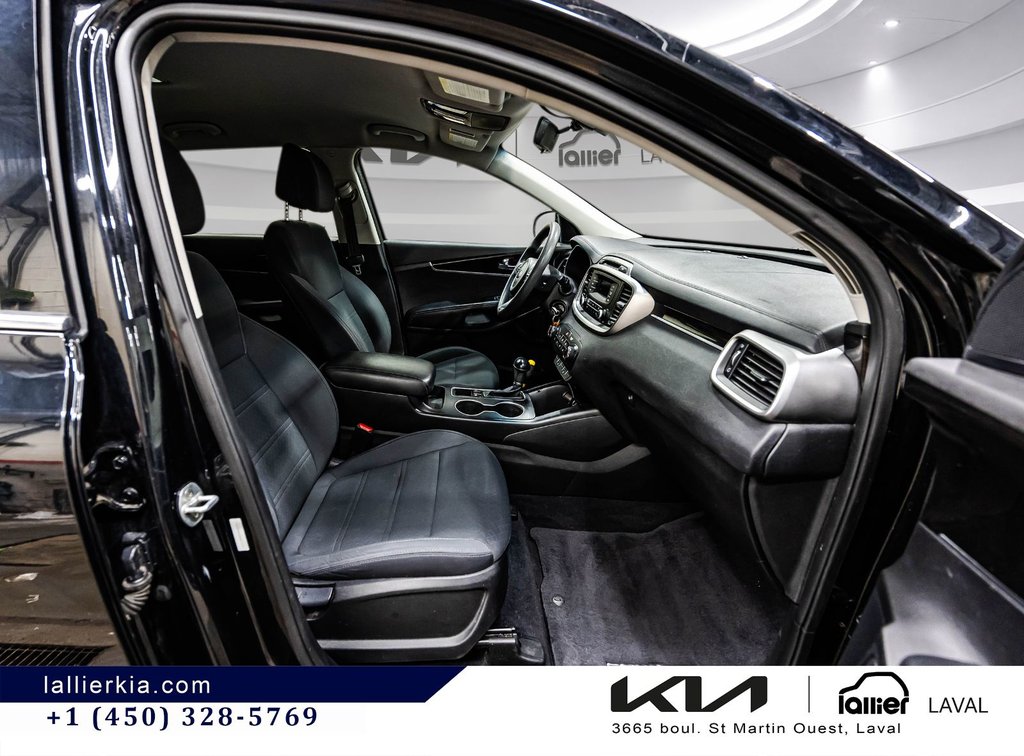 2017 Kia Sorento LX in Montréal, Quebec - 10 - w1024h768px