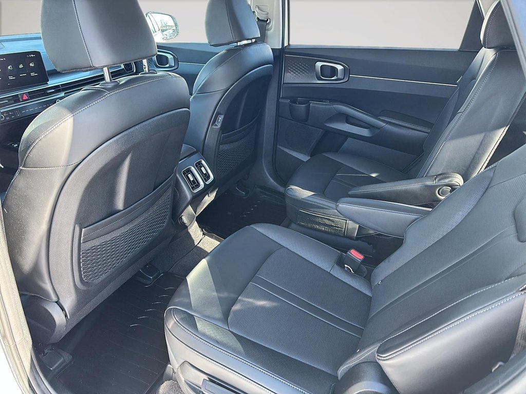 2025 Kia Sorento EX in , Quebec - 10 - w1024h768px