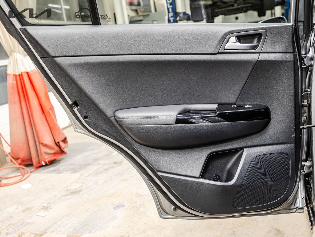 2022 Kia Sportage SX in Montréal, Quebec - 14 - w1024h768px