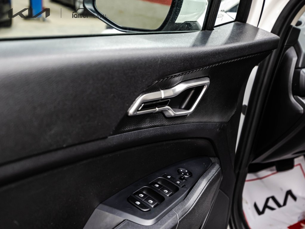 Kia Sportage LX 2023 à Montréal, Québec - 14 - w1024h768px