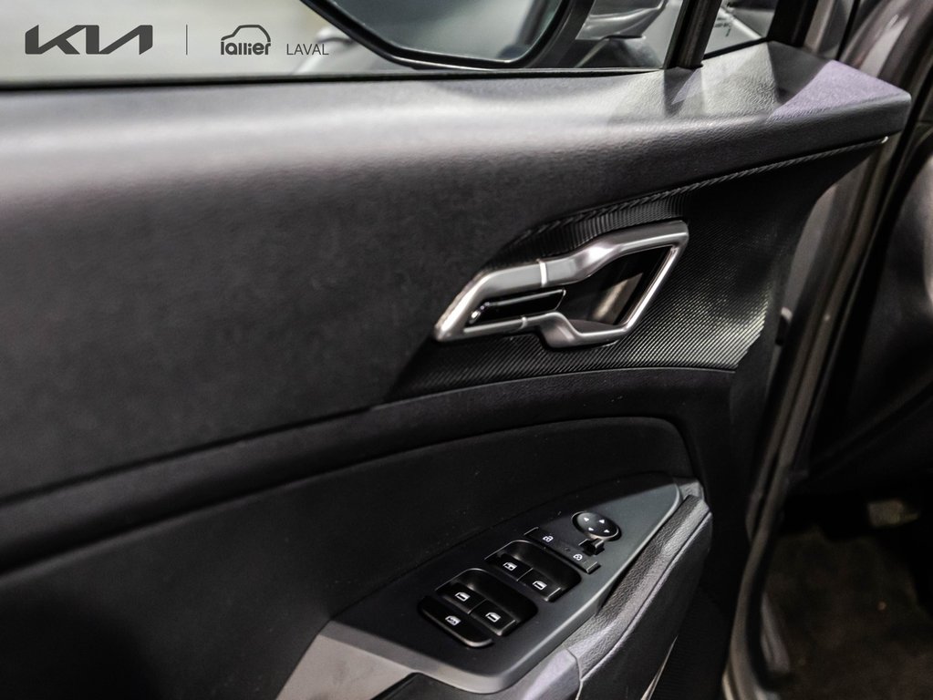 2025 Kia Sportage LX in , Quebec - 11 - w1024h768px