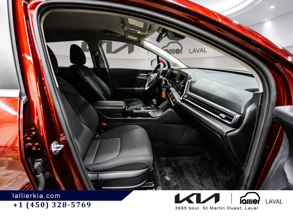Kia Sportage LX AWD 2025 à Montréal, Québec - 13 - w1024h768px