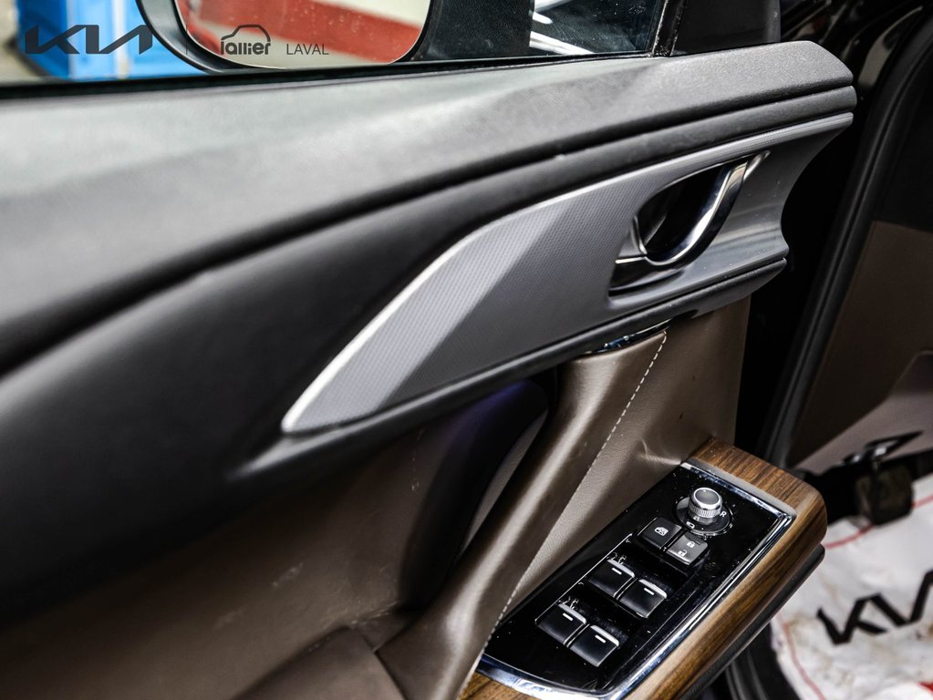 Mazda CX-9 Signature 2023 à Montréal, Québec - 12 - w1024h768px