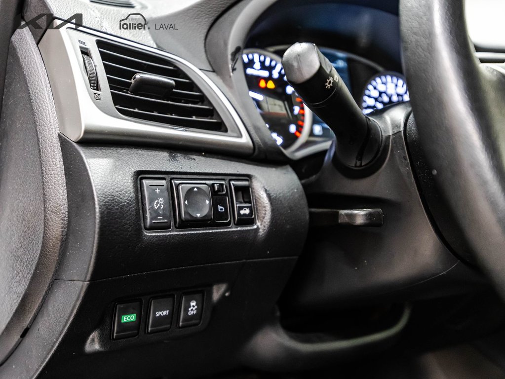 2018 Nissan Sentra SV in Montréal, Quebec - 16 - w1024h768px
