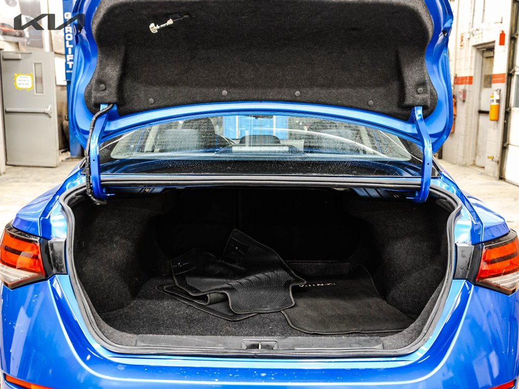2023 Nissan Sentra SV in Montréal, Quebec - 16 - w1024h768px