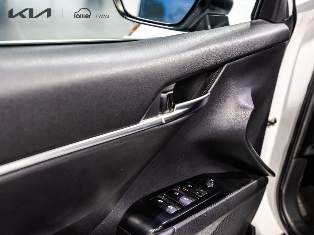 Toyota Camry SE 2019 à , Québec - 11 - w1024h768px