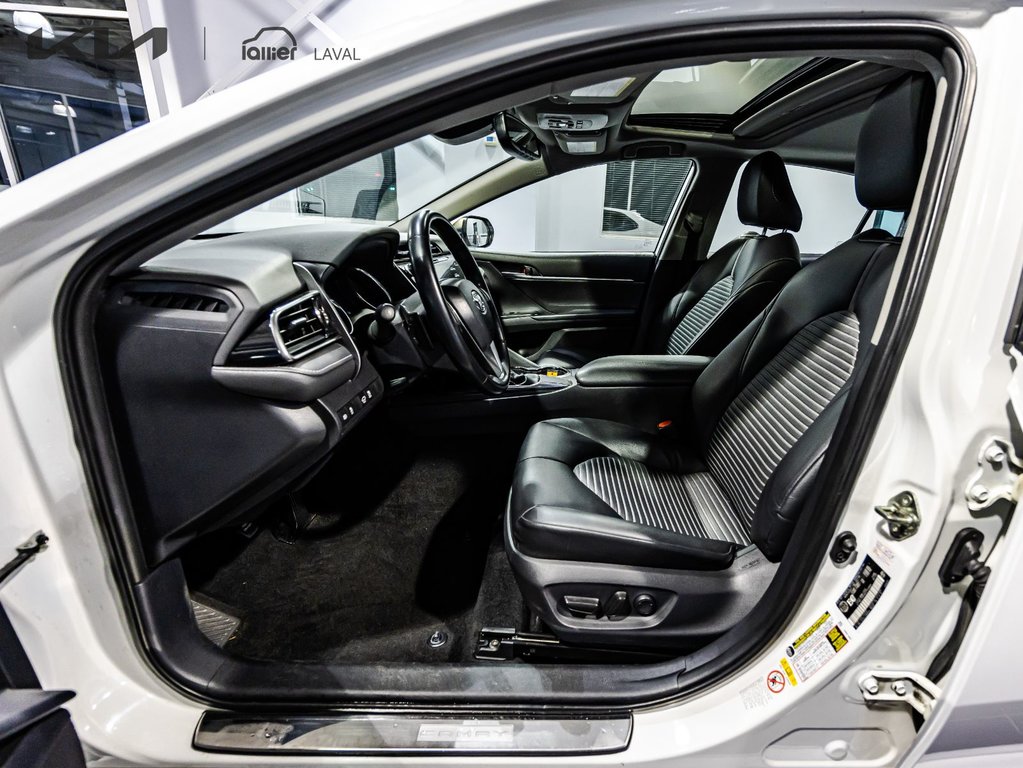 Toyota Camry SE 2019 à , Québec - 19 - w1024h768px