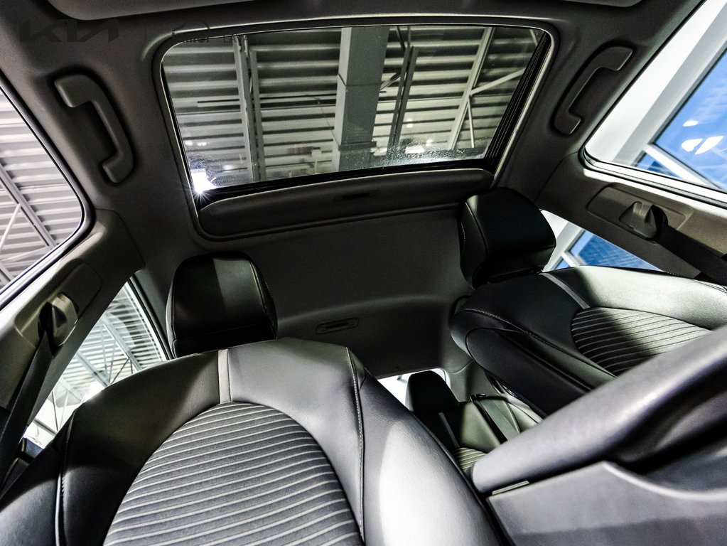 Toyota Camry SE 2019 à , Québec - 18 - w1024h768px
