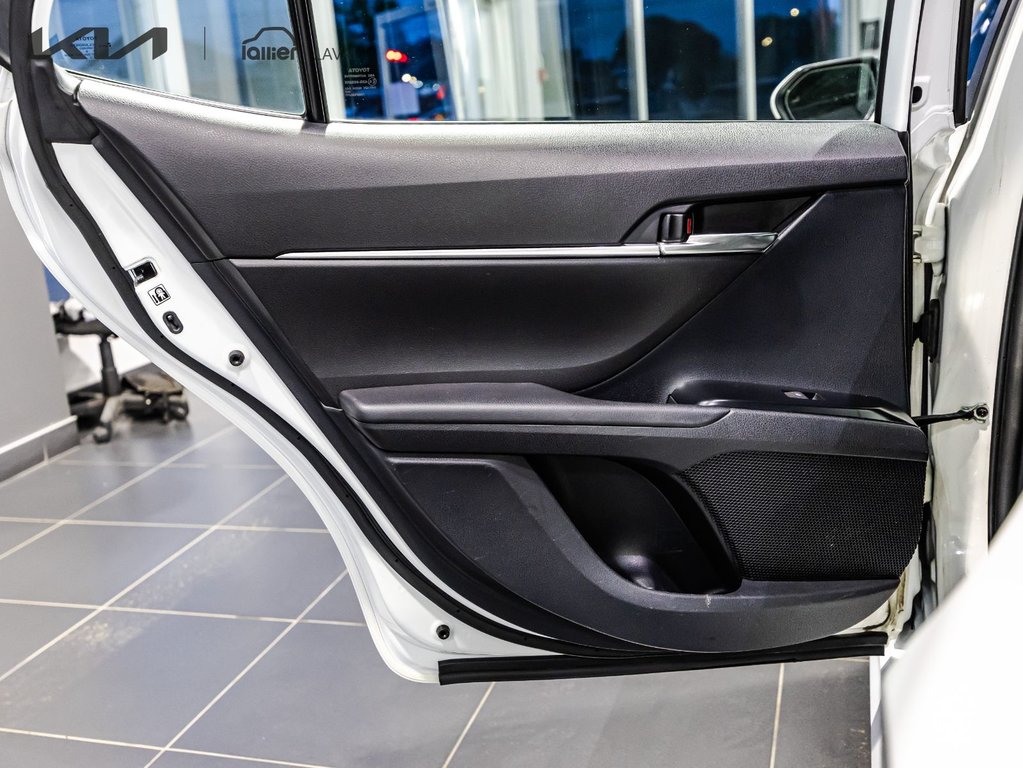 Toyota Camry SE 2019 à , Québec - 12 - w1024h768px