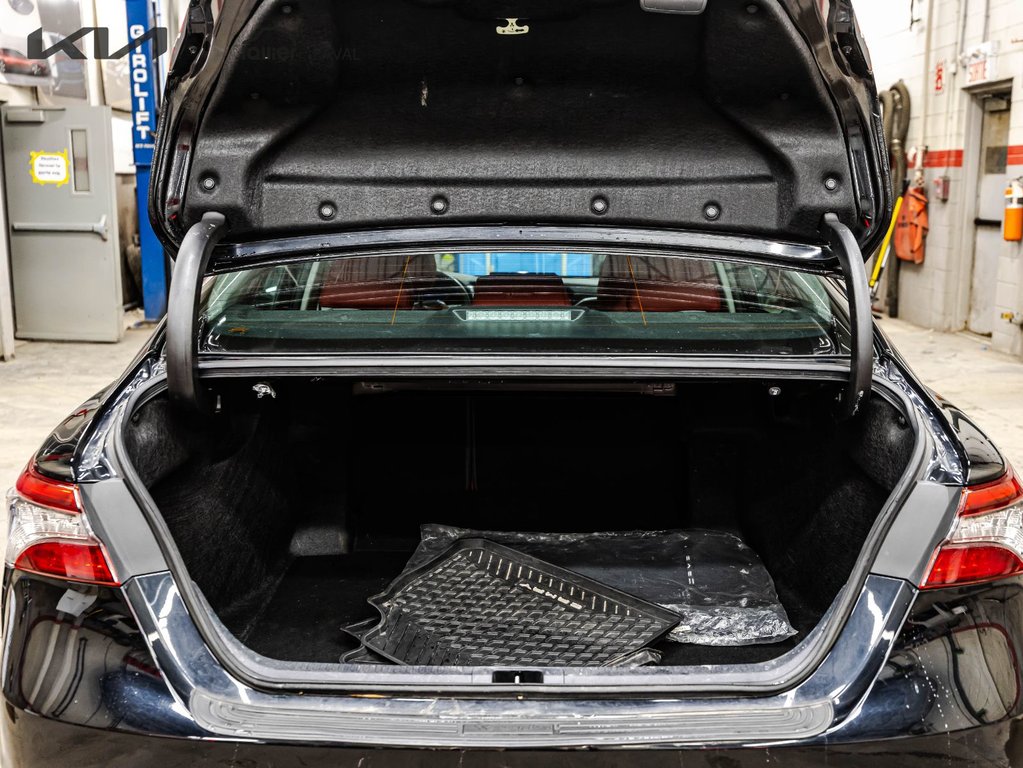 2023 Toyota Camry Hybrid XSE in Montréal, Quebec - 14 - w1024h768px