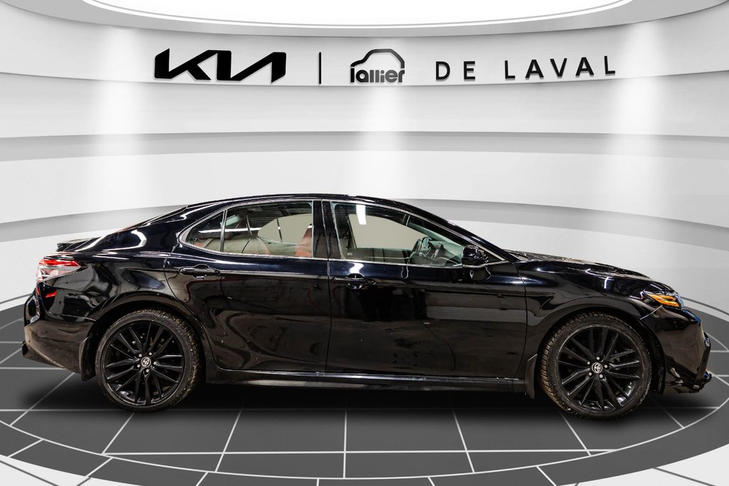 2023 Toyota Camry Hybrid XSE in Montréal, Quebec - 9 - w1024h768px