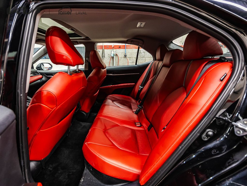 2023 Toyota Camry Hybrid XSE in Montréal, Quebec - 12 - w1024h768px