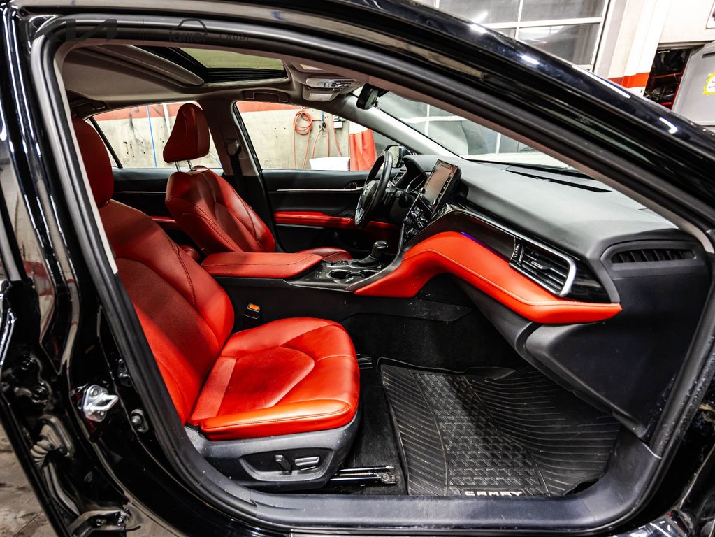 2023 Toyota Camry Hybrid XSE in Montréal, Quebec - 16 - w1024h768px