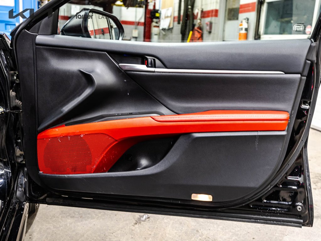 2023 Toyota Camry Hybrid XSE in Montréal, Quebec - 15 - w1024h768px