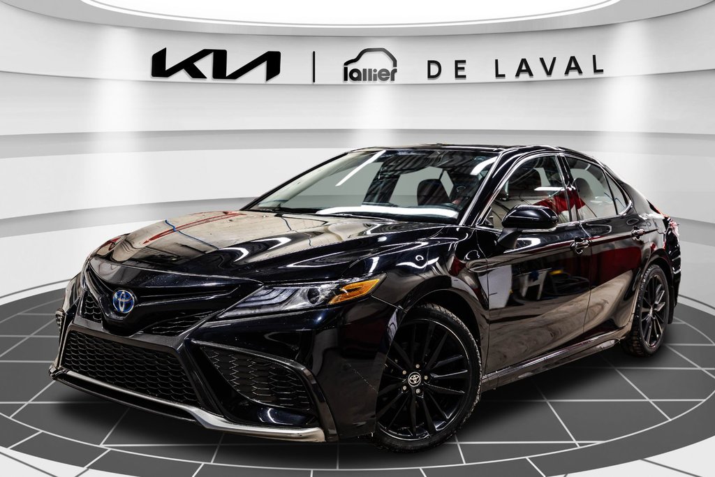 2023 Toyota Camry Hybrid XSE in Montréal, Quebec - 1 - w1024h768px
