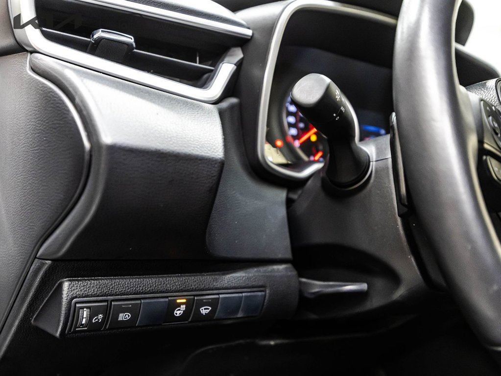 2019 Toyota Corolla Hatchback SE in Montréal, Quebec - 14 - w1024h768px