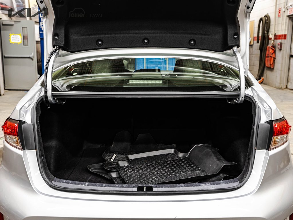 Toyota Corolla Hybrid LE 2024 à Montréal, Québec - 15 - w1024h768px