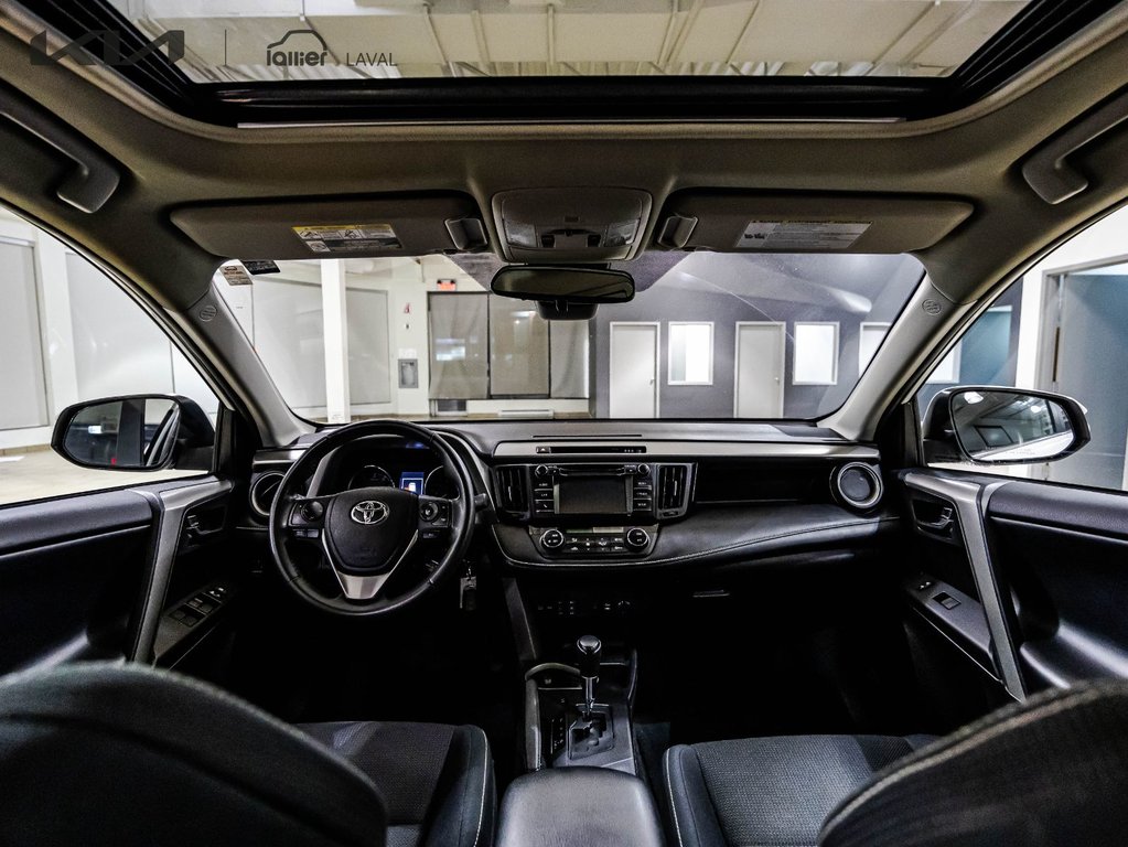 Toyota RAV4 XLE 2017 à , Québec - 13 - w1024h768px