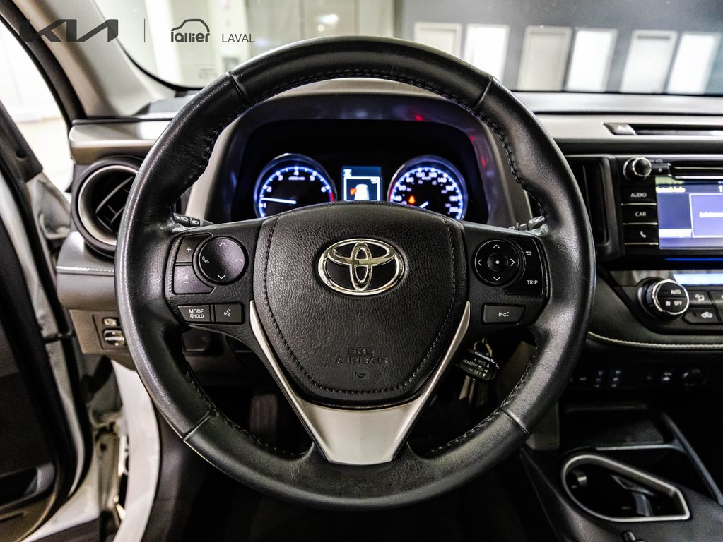 Toyota RAV4 XLE 2017 à , Québec - 15 - w1024h768px