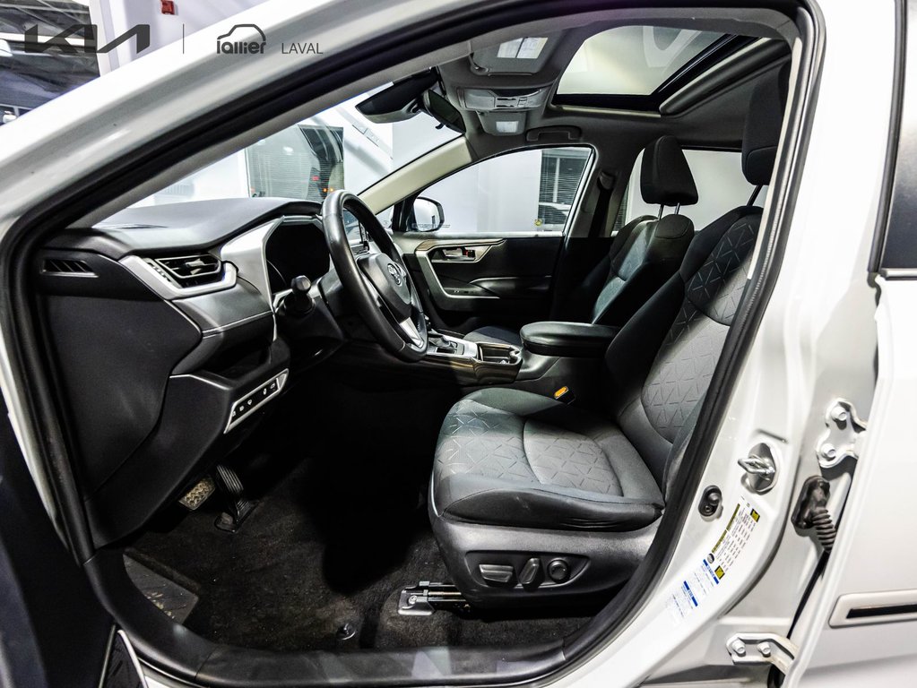 Toyota RAV4 XLE 2021 à , Québec - 20 - w1024h768px