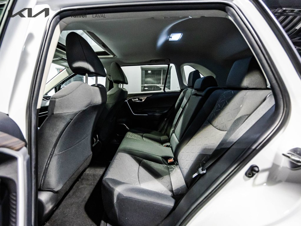 Toyota RAV4 XLE 2021 à , Québec - 13 - w1024h768px