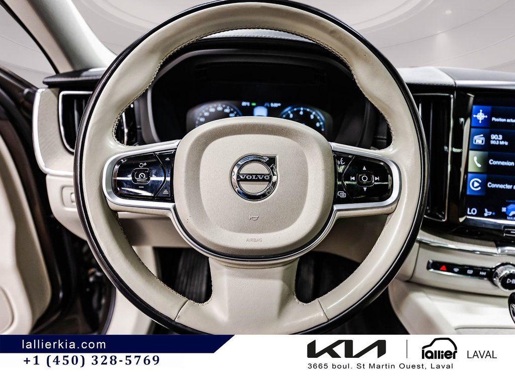 Volvo XC60 Inscription 2018 à Montréal, Québec - 20 - w1024h768px