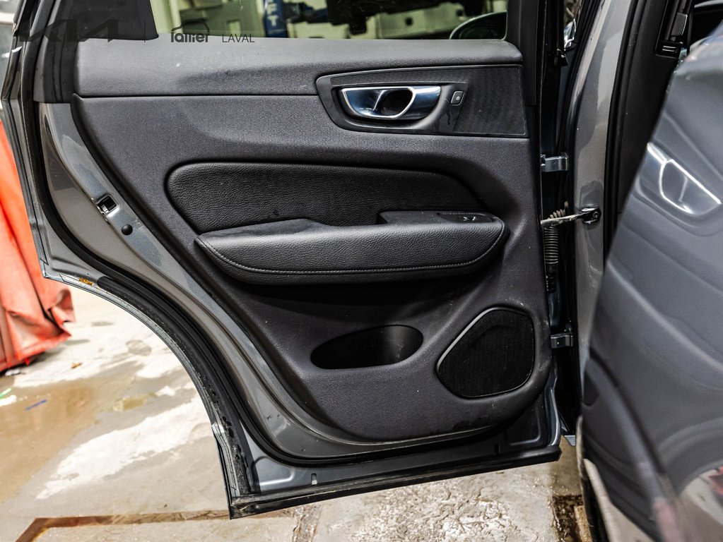 Volvo XC60 Momentum 2021 à Montréal, Québec - 12 - w1024h768px