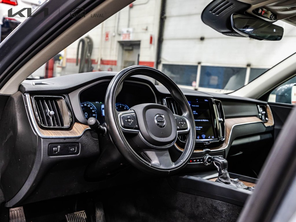 Volvo XC60 Momentum 2021 à Montréal, Québec - 21 - w1024h768px