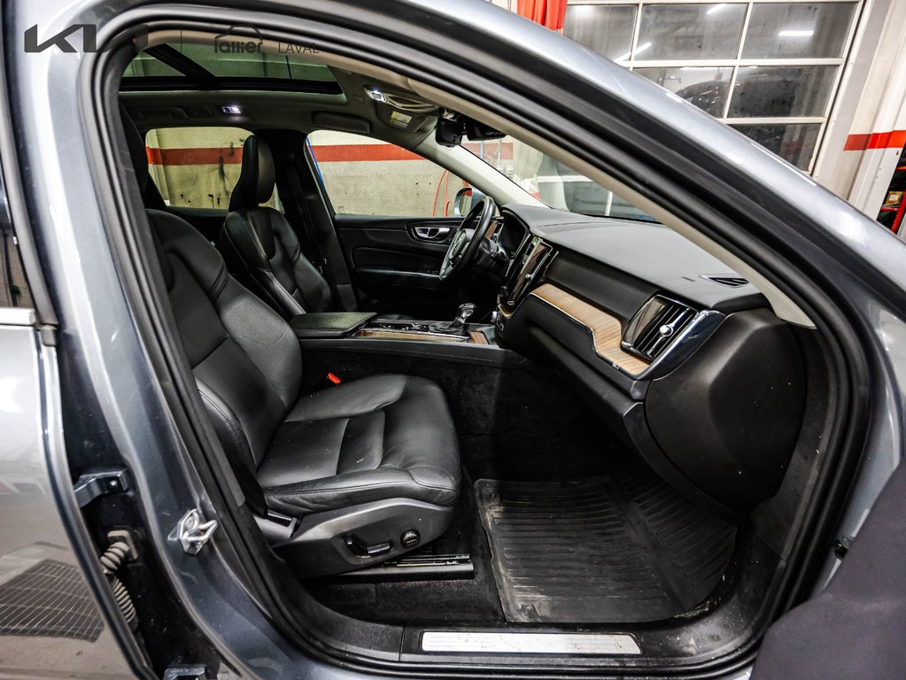 Volvo XC60 Momentum 2021 à Montréal, Québec - 18 - w1024h768px
