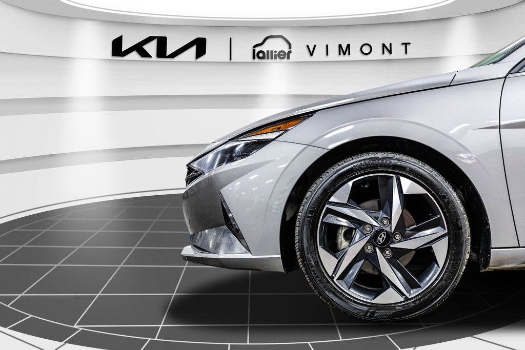 Hyundai Elantra Luxury 2023 à , Québec - 18 - w1024h768px